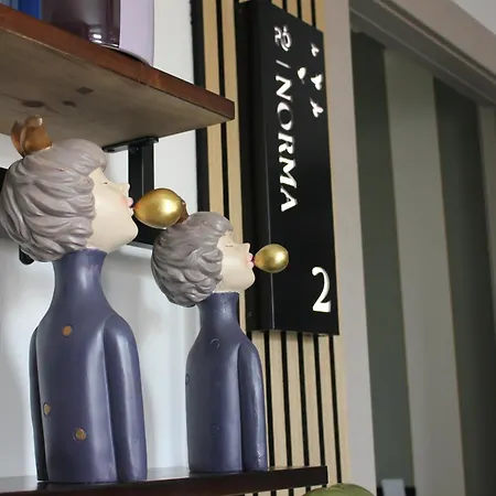 Roby's Boutique - Luxury كاتانيا