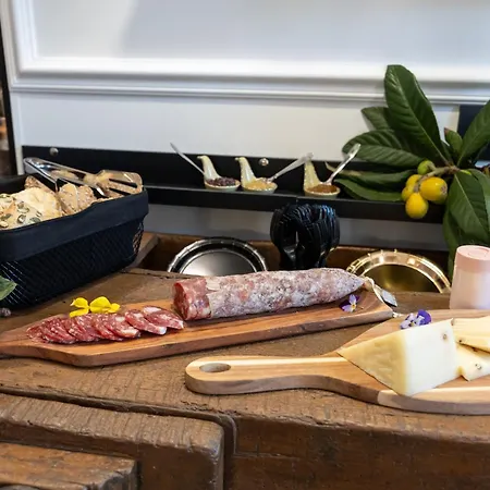 Roby's Boutique - Luxury Bed & Breakfast *